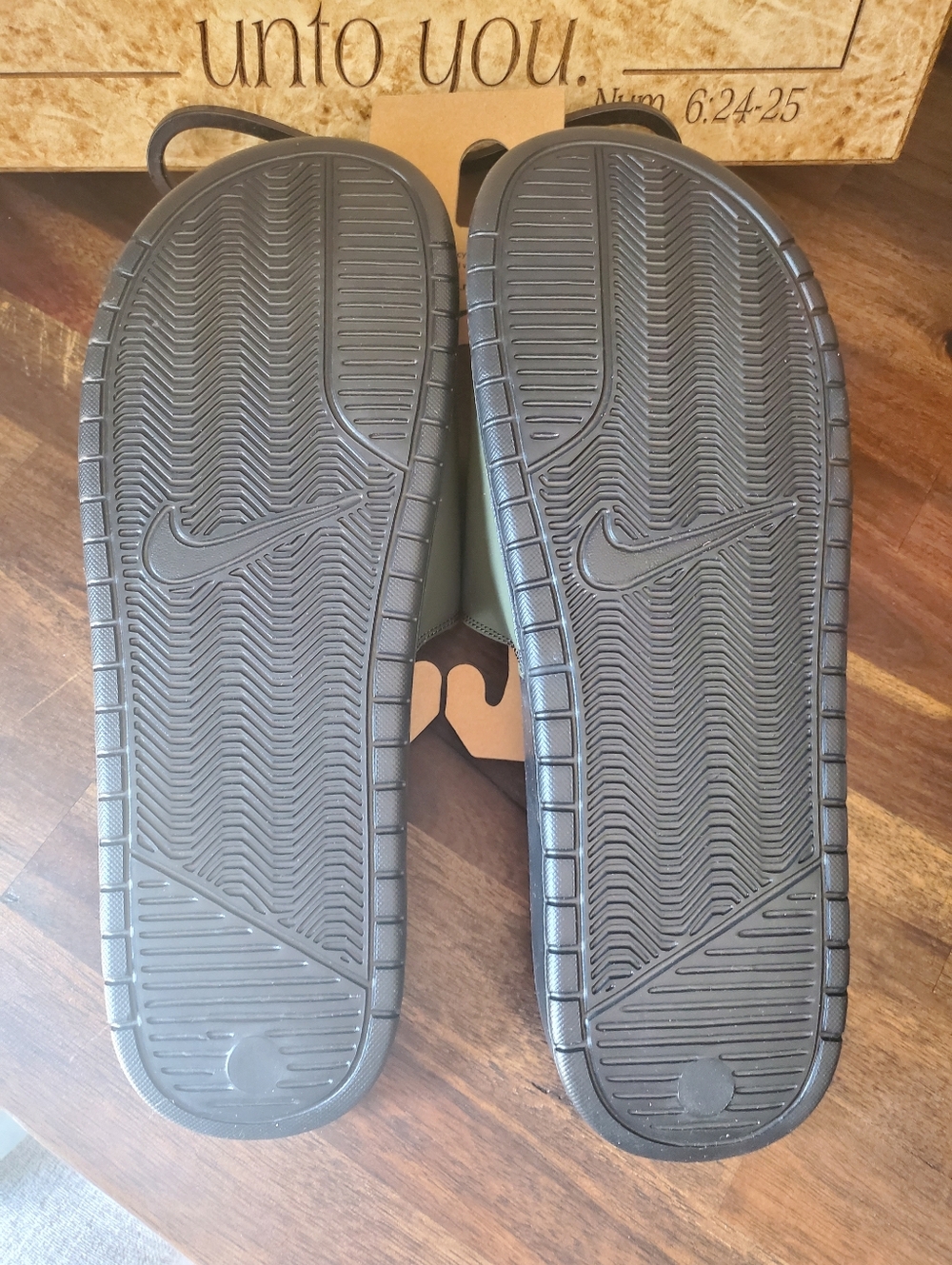 Nike Benassi JDI Slides - Picture 3 of 4